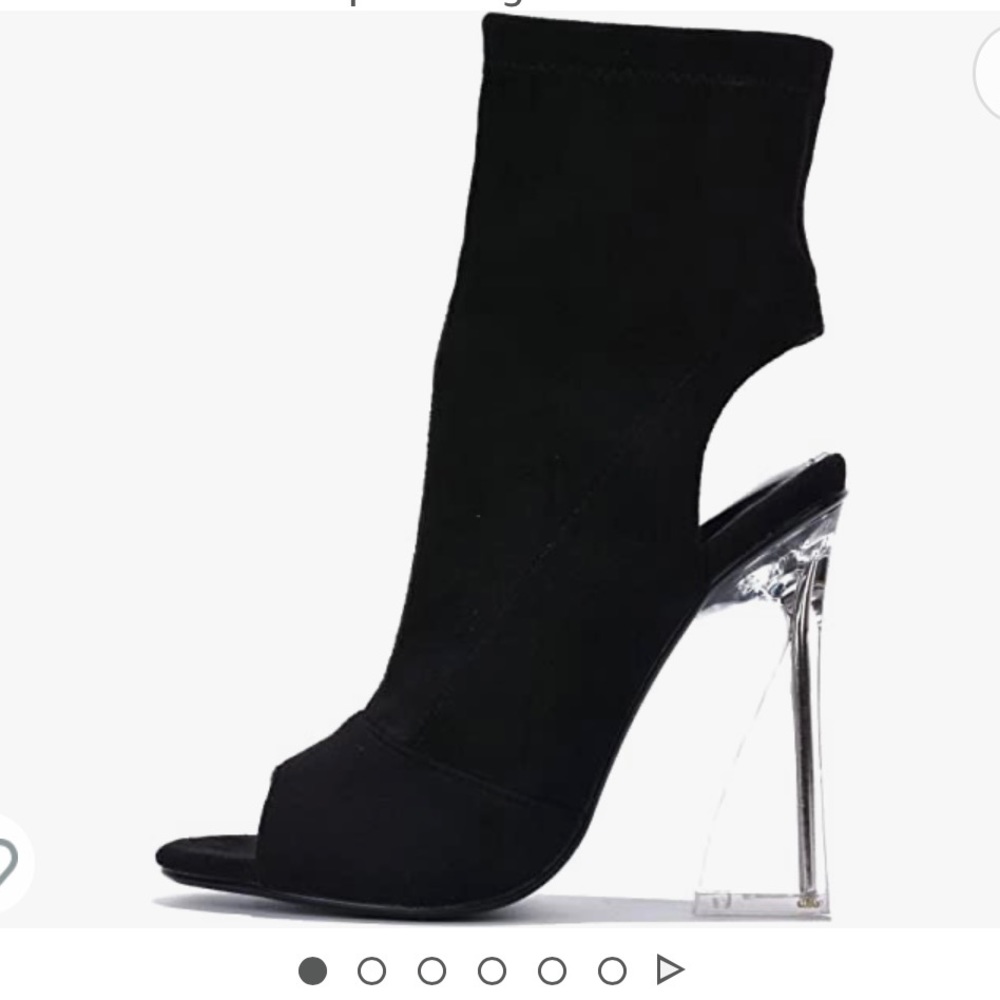 Cape robin heels